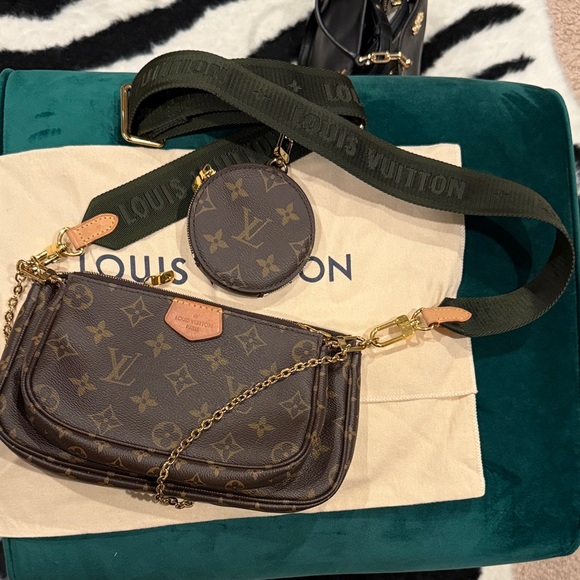 Louis Vuitton Handbags - Louis Vuitton Monogram Crossbody Bag with Coin Pouch